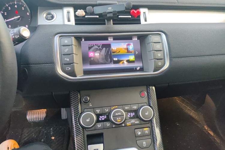 Used Land Rover Range Evoque 2017 2.0T SE Smart Glow Edition Audio And AC Panel