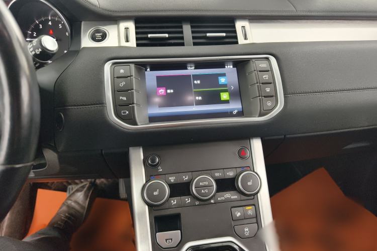 Used Land Rover Range Evoque 2017 2.0T SE Smart Glow Edition Audio And AC Panel