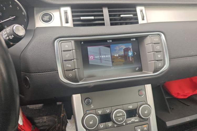 Used Land Rover Range Evoque 2017 2.0T PURE Style Edition Audio And AC Panel