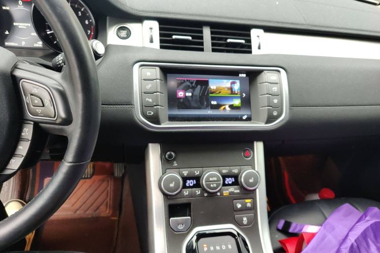Used Land Rover Range Evoque 2017 2.0T SE Smart Glow Edition Audio And AC Panel