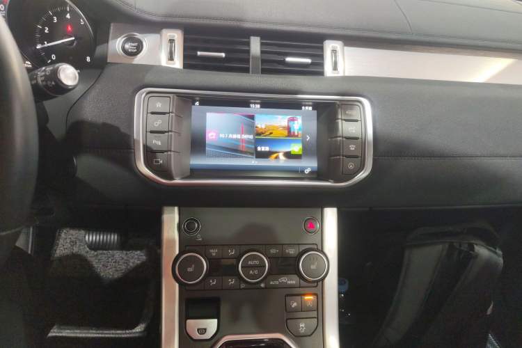 Used Land Rover Range Evoque 2017 2.0T SE Smart Glow Edition Audio And AC Panel