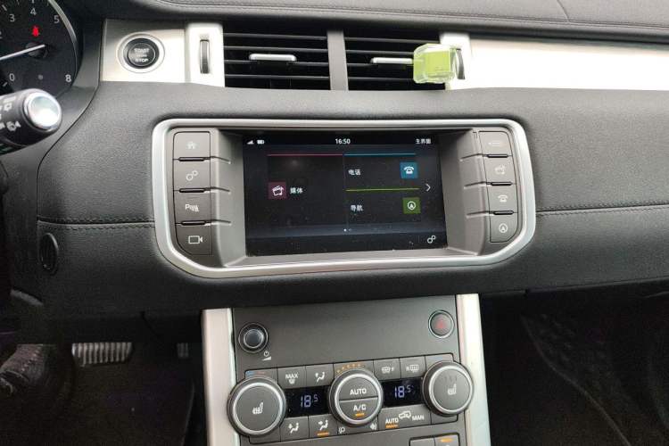 Used Land Rover Range Evoque 2017 2.0T SE Smart Glow Edition Audio And AC Panel