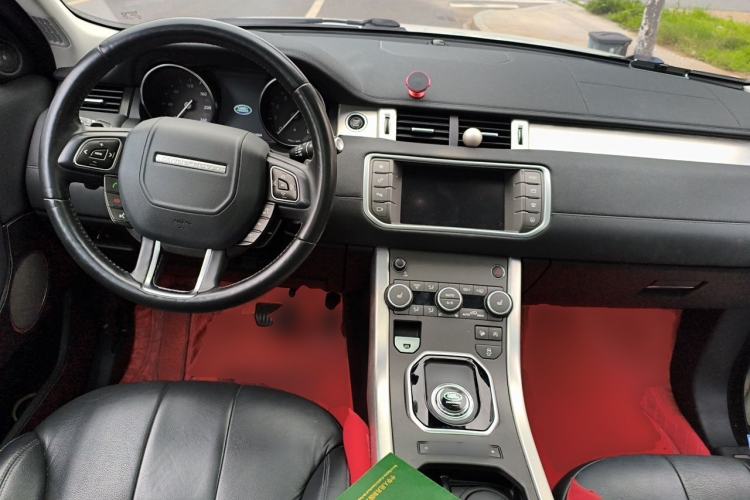 Used Land Rover Range Evoque 2017 2.0T SE Smart Glow Edition Center Console