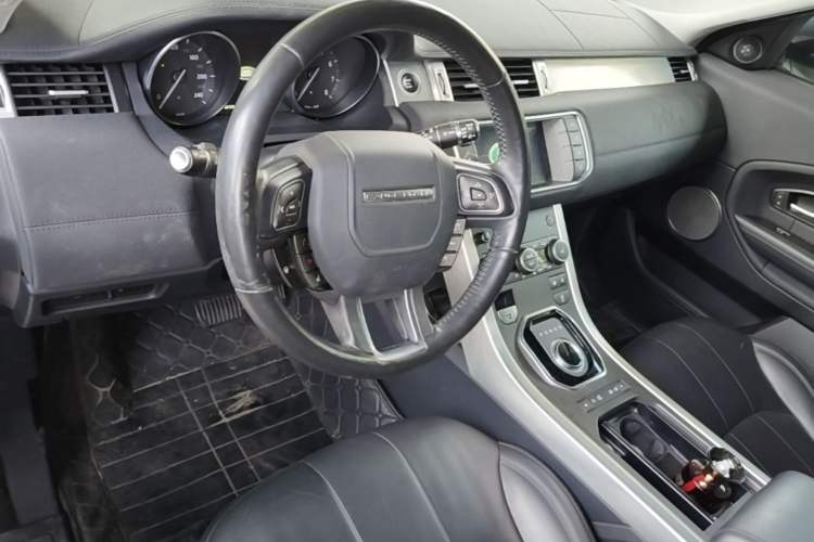 Used Land Rover Range Evoque 2017 2.0T British-Style Prestige Edition Center Console