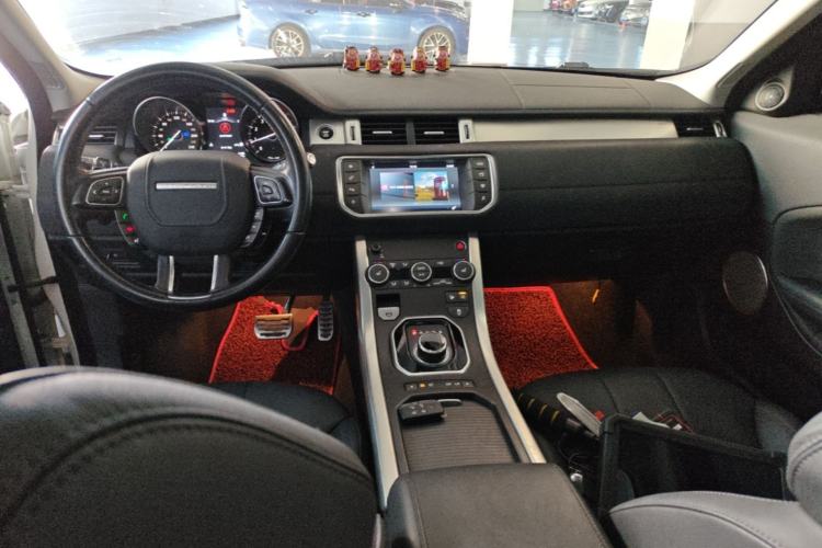 Used Land Rover Range Evoque 2017 2.0T PURE Style Edition Center Console