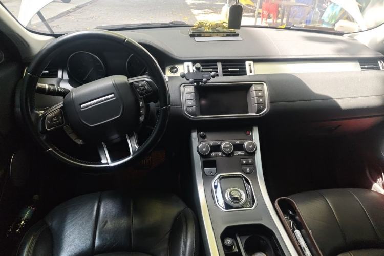 Used Land Rover Range Evoque 2017 2.0T PURE Style Edition Center Console