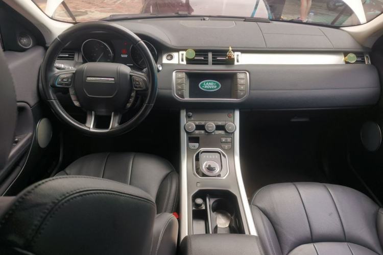 Used Land Rover Range Evoque 2017 2.0T PURE Style Edition Center Console