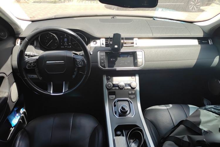 Used Land Rover Range Evoque 2017 2.0T British-Style Prestige Edition Center Console