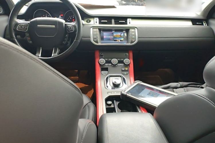 Used Land Rover Range Evoque 2017 2.0T British-Style Prestige Edition Center Console