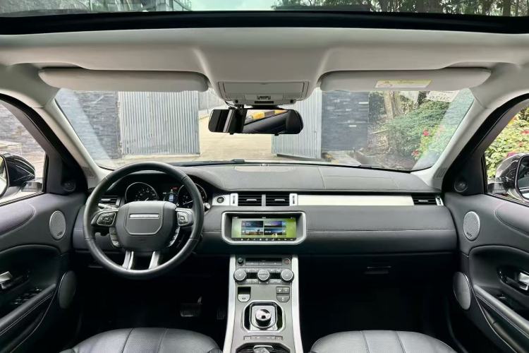 Used Land Rover Range Evoque 2017 2.0T SE PLUS Smart Enjoyment Edition Center Console