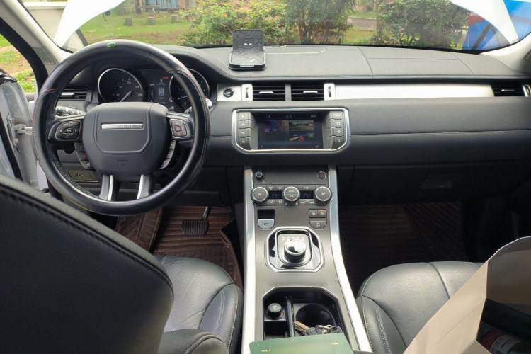 Used Land Rover Range Evoque 2017 2.0T PURE Style Edition Center Console