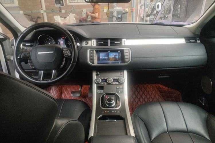 Used Land Rover Range Evoque 2017 2.0T PURE Style Edition Center Console