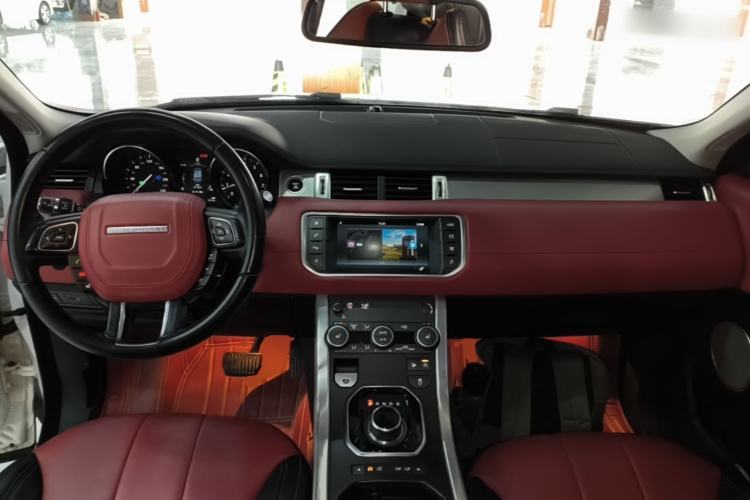 Used Land Rover Range Evoque 2017 2.0T PURE Style Edition Center Console