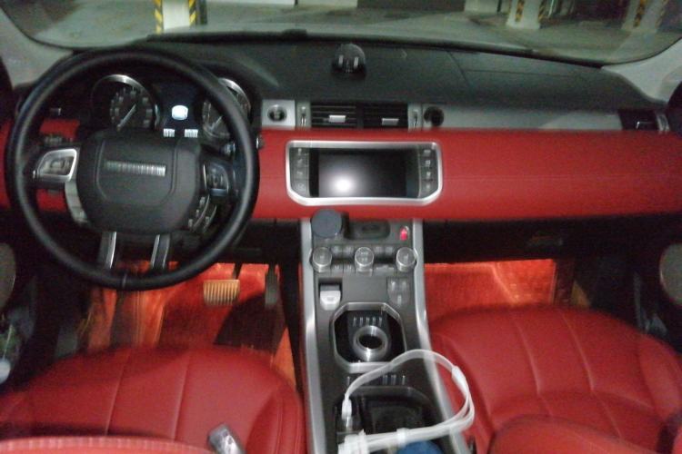 Used Land Rover Range Evoque 2017 2.0T SE Smart Glow Edition Center Console