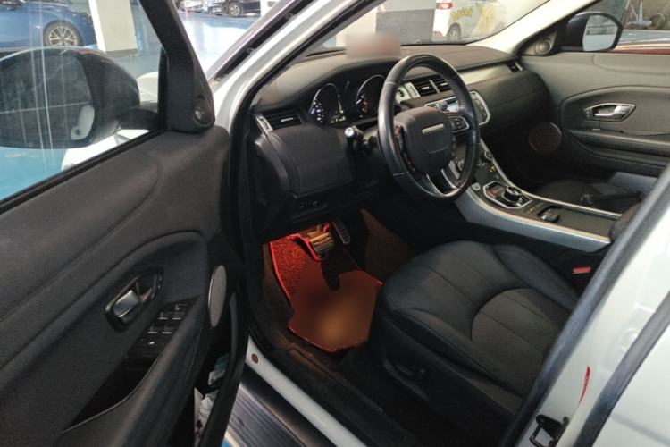 Used Land Rover Range Evoque 2017 2.0T PURE Style Edition Driver Seat