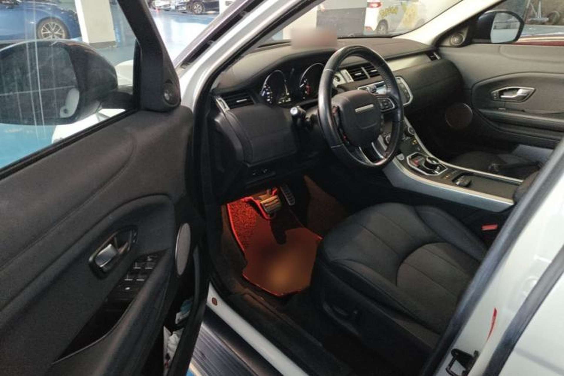 Used Land Rover Range Evoque 2017 2.0T PURE Style Edition Driver Seat