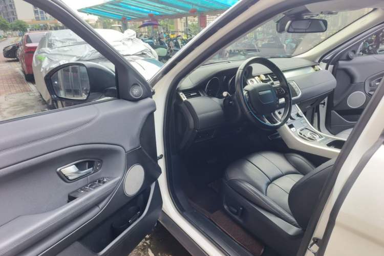 Used Land Rover Range Evoque 2017 2.0T PURE Style Edition Driver Seat