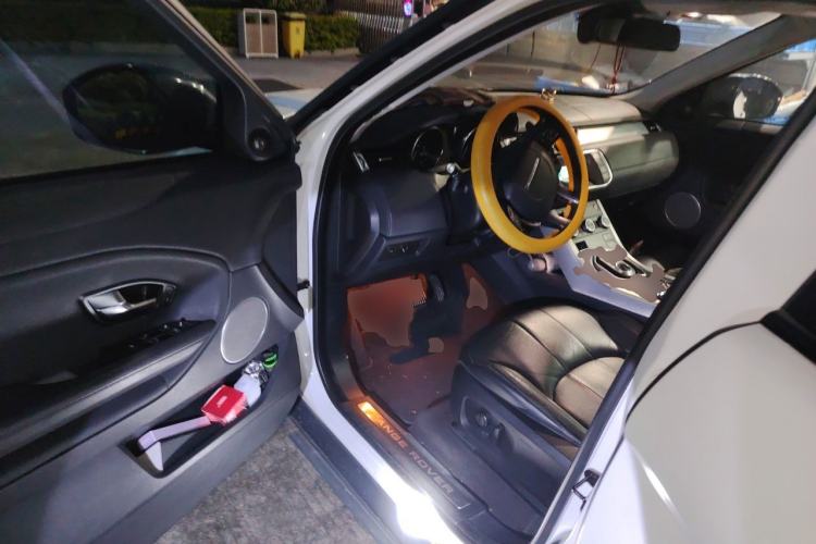 Used Land Rover Range Evoque 2017 2.0T PURE Style Edition Driver Seat