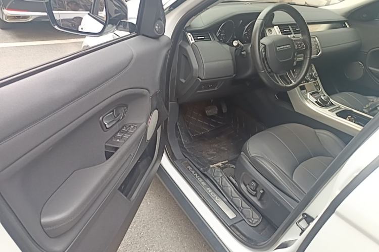 Used Land Rover Range Evoque 2017 2.0T SE Smart Glow Edition Driver Seat