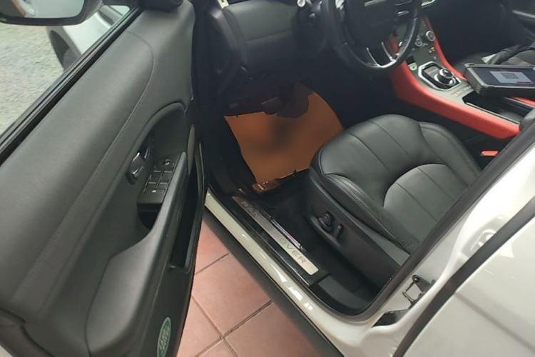 Used Land Rover Range Evoque 2017 2.0T British-Style Prestige Edition Driver Seat