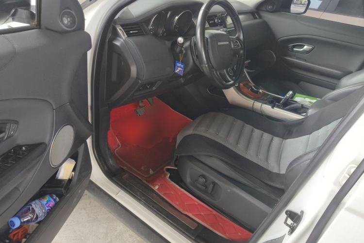 Used Land Rover Range Evoque 2017 2.0T SE Smart Glow Edition Driver Seat