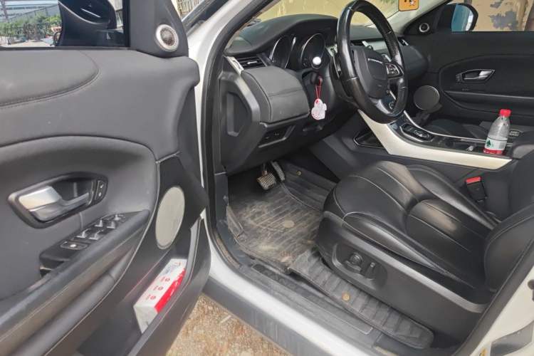 Used Land Rover Range Evoque 2017 2.0T SE Smart Glow Edition Driver Seat