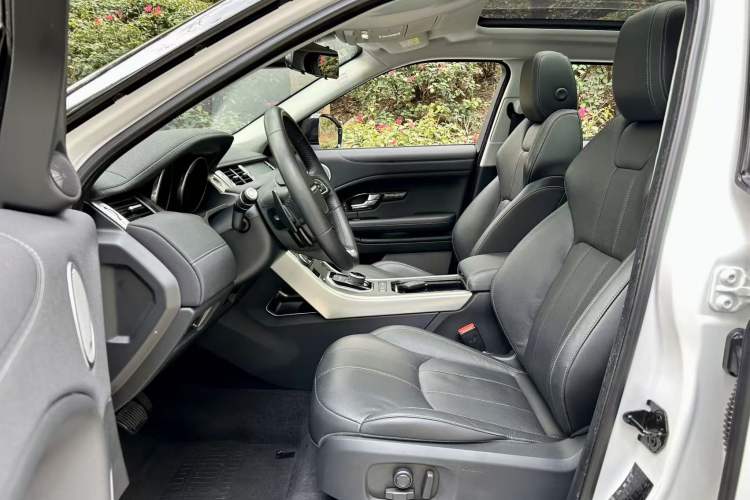 Used Land Rover Range Evoque 2017 2.0T SE PLUS Smart Enjoyment Edition Driver Seat
