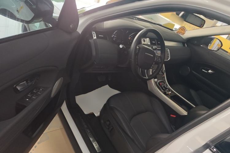 Used Land Rover Range Evoque 2017 2.0T SE Smart Glow Edition Driver Seat
