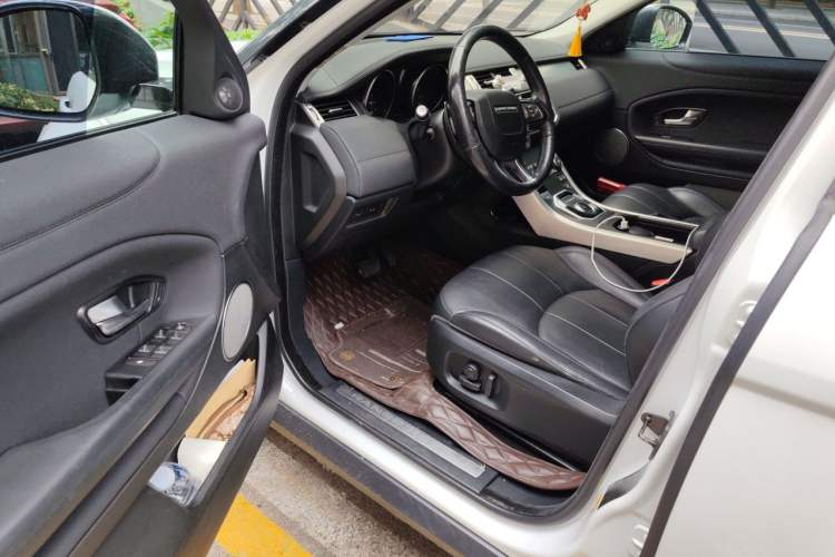 Used Land Rover Range Evoque 2017 2.0T SE Smart Glow Edition Driver Seat