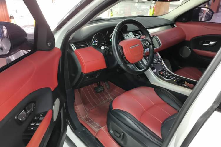 Used Land Rover Range Evoque 2017 2.0T PURE Style Edition Driver Seat