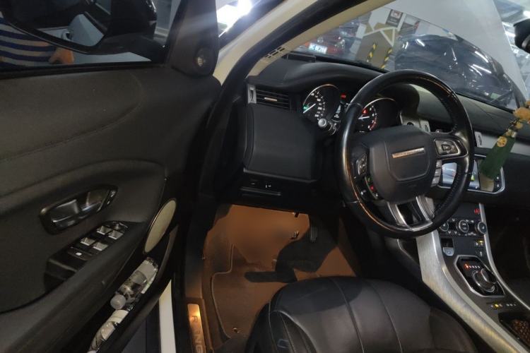 Used Land Rover Range Evoque 2017 2.0T SE Smart Glow Edition Driver Seat