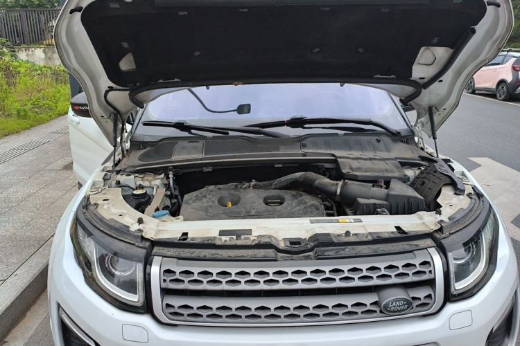 Used Land Rover Range Evoque 2017 2.0T SE Smart Glow Edition Engine Bay