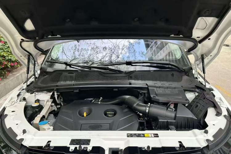 Used Land Rover Range Evoque 2017 2.0T SE PLUS Smart Enjoyment Edition Engine Bay