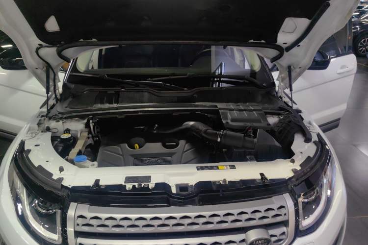 Used Land Rover Range Evoque 2017 2.0T SE Smart Glow Edition Engine Bay