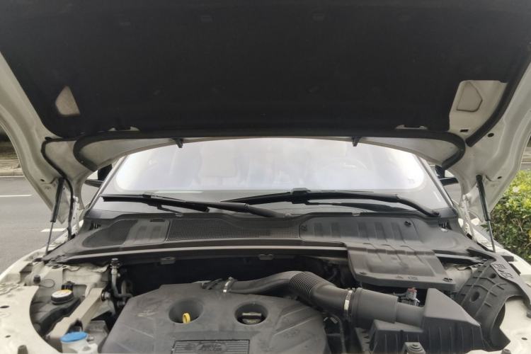 Used Land Rover Range Evoque 2017 2.0T SE Smart Glow Edition Engine Bay