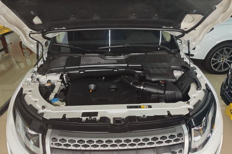 Used Land Rover Range Evoque 2017 2.0T SE Smart Glow Edition Engine Bay