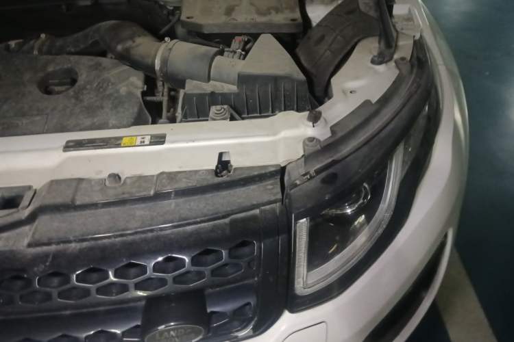 Used Land Rover Range Evoque 2017 2.0T British-Style Prestige Edition Engine Bay Left