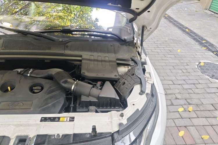Used Land Rover Range Evoque 2017 2.0T PURE Style Edition Engine Bay Left
