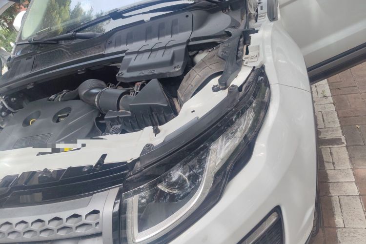 Used Land Rover Range Evoque 2017 2.0T PURE Style Edition Engine Bay Left