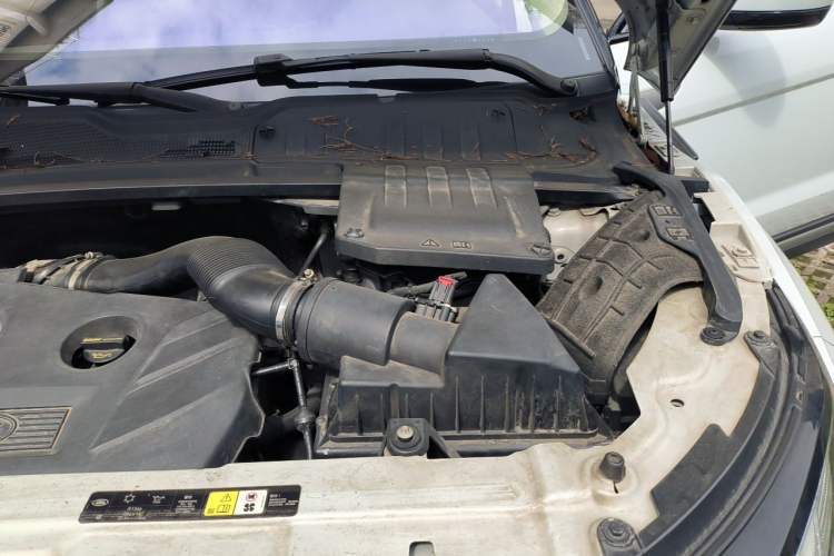 Used Land Rover Range Evoque 2017 2.0T PURE Style Edition Engine Bay Left