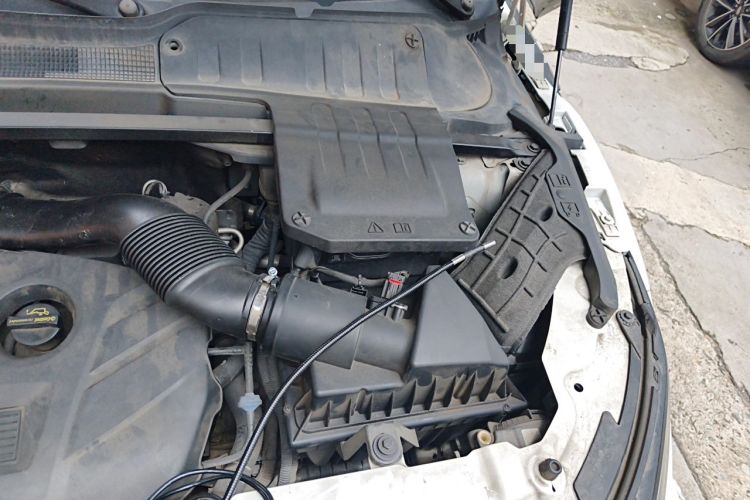 Used Land Rover Range Evoque 2017 2.0T SE Smart Glow Edition Engine Bay Left