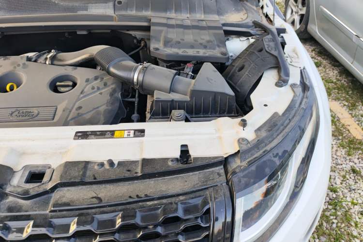 Used Land Rover Range Evoque 2017 2.0T SE Smart Glow Edition Engine Bay Left