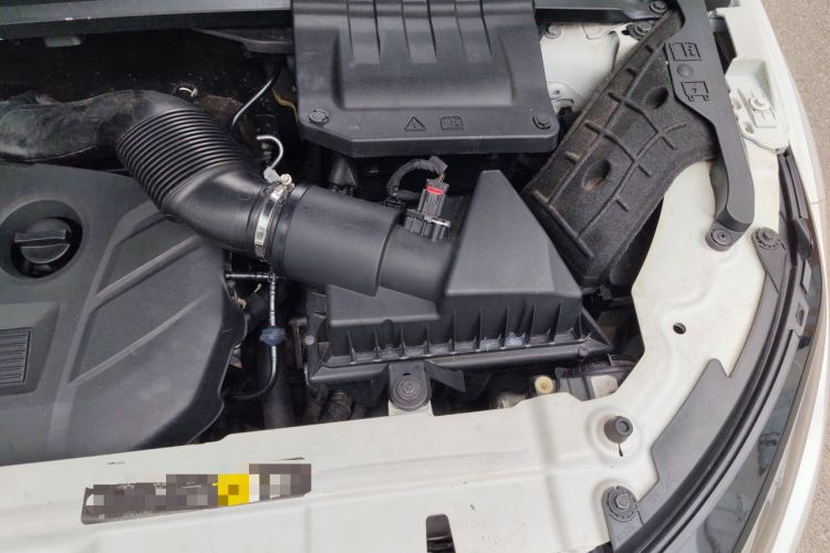 Used Land Rover Range Evoque 2017 2.0T SE Smart Glow Edition Engine Bay Left