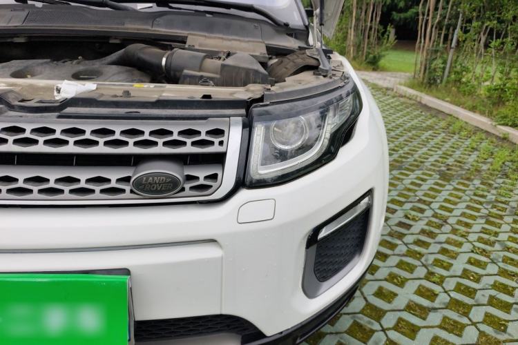 Used Land Rover Range Evoque 2017 2.0T SE Smart Glow Edition Engine Bay Left