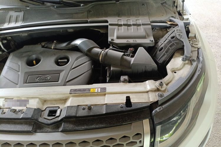 Used Land Rover Range Evoque 2017 2.0T SE Smart Glow Edition Engine Bay Left