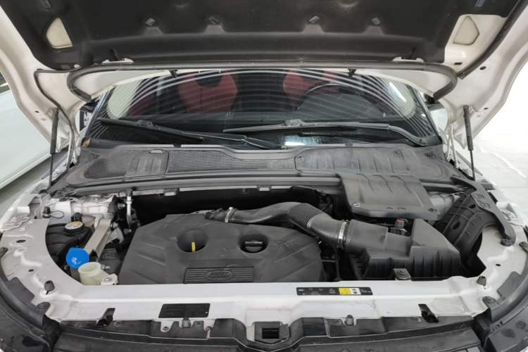 Used Land Rover Range Evoque 2017 2.0T PURE Style Edition Engine Bay