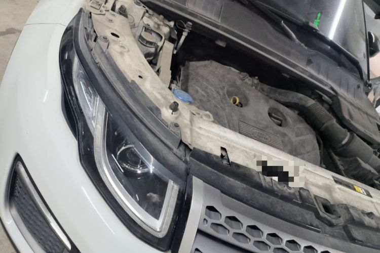 Used Land Rover Range Evoque 2017 2.0T British-Style Prestige Edition Engine Bay Right