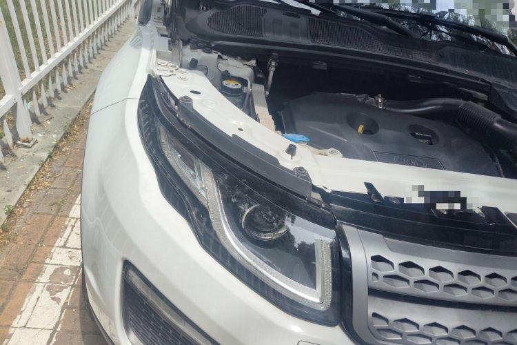 Used Land Rover Range Evoque 2017 2.0T PURE Style Edition Engine Bay Right