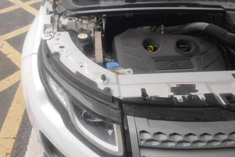 Used Land Rover Range Evoque 2017 2.0T PURE Style Edition Engine Bay Right