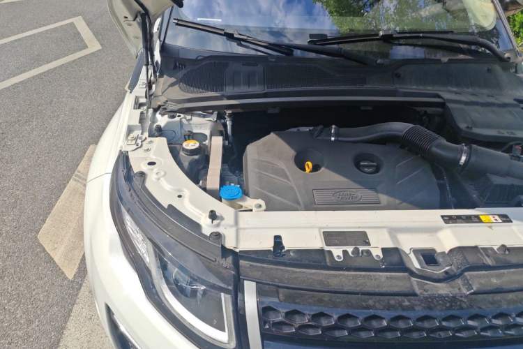 Used Land Rover Range Evoque 2017 2.0T SE PLUS Smart Enjoyment Edition Engine Bay Right